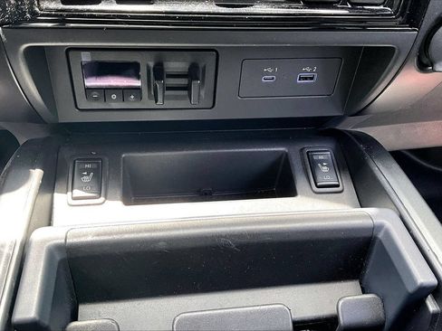 Used 2023 Nissan Titan SV w/ SV Convenience Package RWD image 26