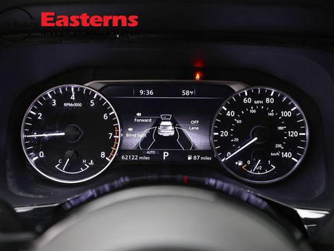 Used 2023 Nissan Pathfinder SL AWD/4WD image 17