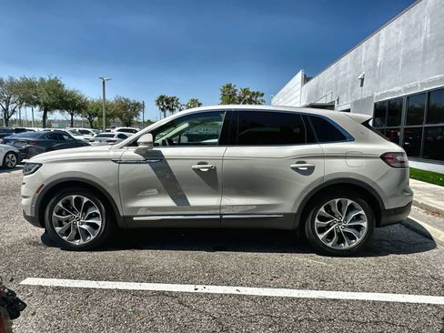 Used 2023 Lincoln Nautilus Reserve w/ Equipment Group 201A FWD image 4