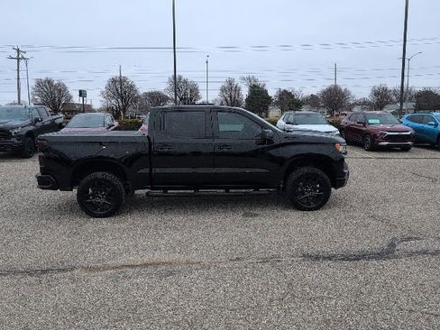 Used 2025 Chevrolet Silverado 1500 LT Trail Boss w/ Convenience Package II image 16