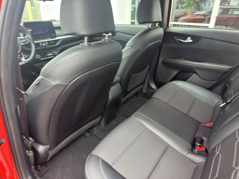 Used 2022 Kia Forte GT-Line w/ GT-Line Premium Package image 7