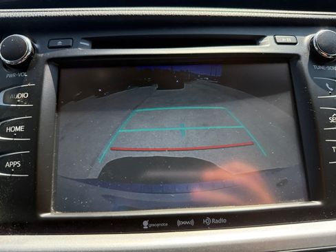 Used 2019 Toyota Highlander Plus AWD/4WD image 16