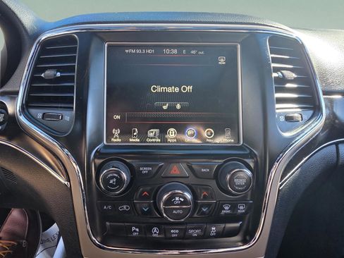 Used 2017 Jeep Grand Cherokee Limited image 15