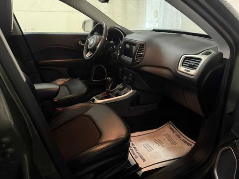 Certified 2021 Jeep Compass Latitude image 27