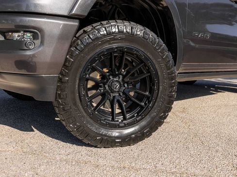 Used 2019 RAM 1500 Laramie AWD/4WD image 4