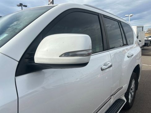 Used 2019 Lexus GX 460 image 17