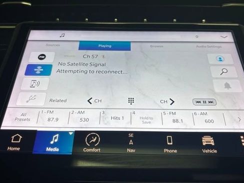 Used 2023 Jeep Grand Cherokee L Limited w/ Luxury Tech Group II image 32