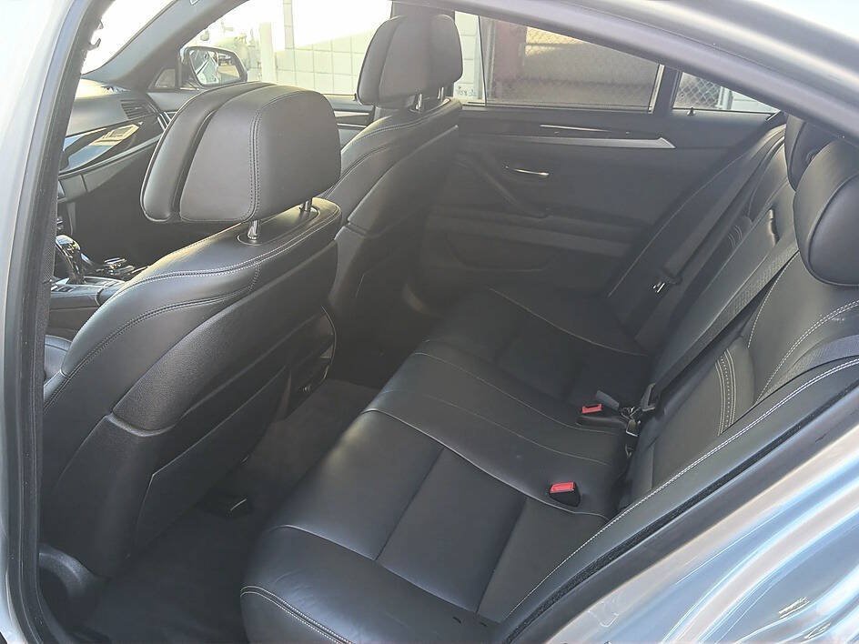Used 2015 BMW 550i Sedan RWD image 24