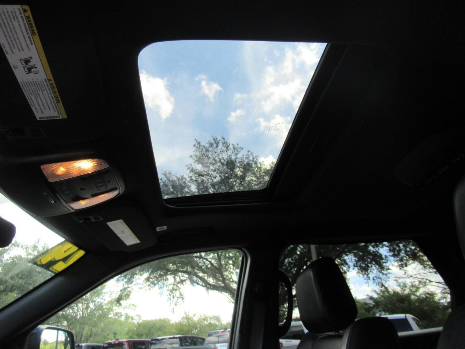 Used 2024 Dodge Durango GT RWD image 17