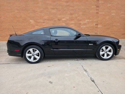 Used 2014 Ford Mustang GT image 5