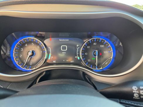 New 2027 Chrysler Pacifica Select AWD/4WD image 15