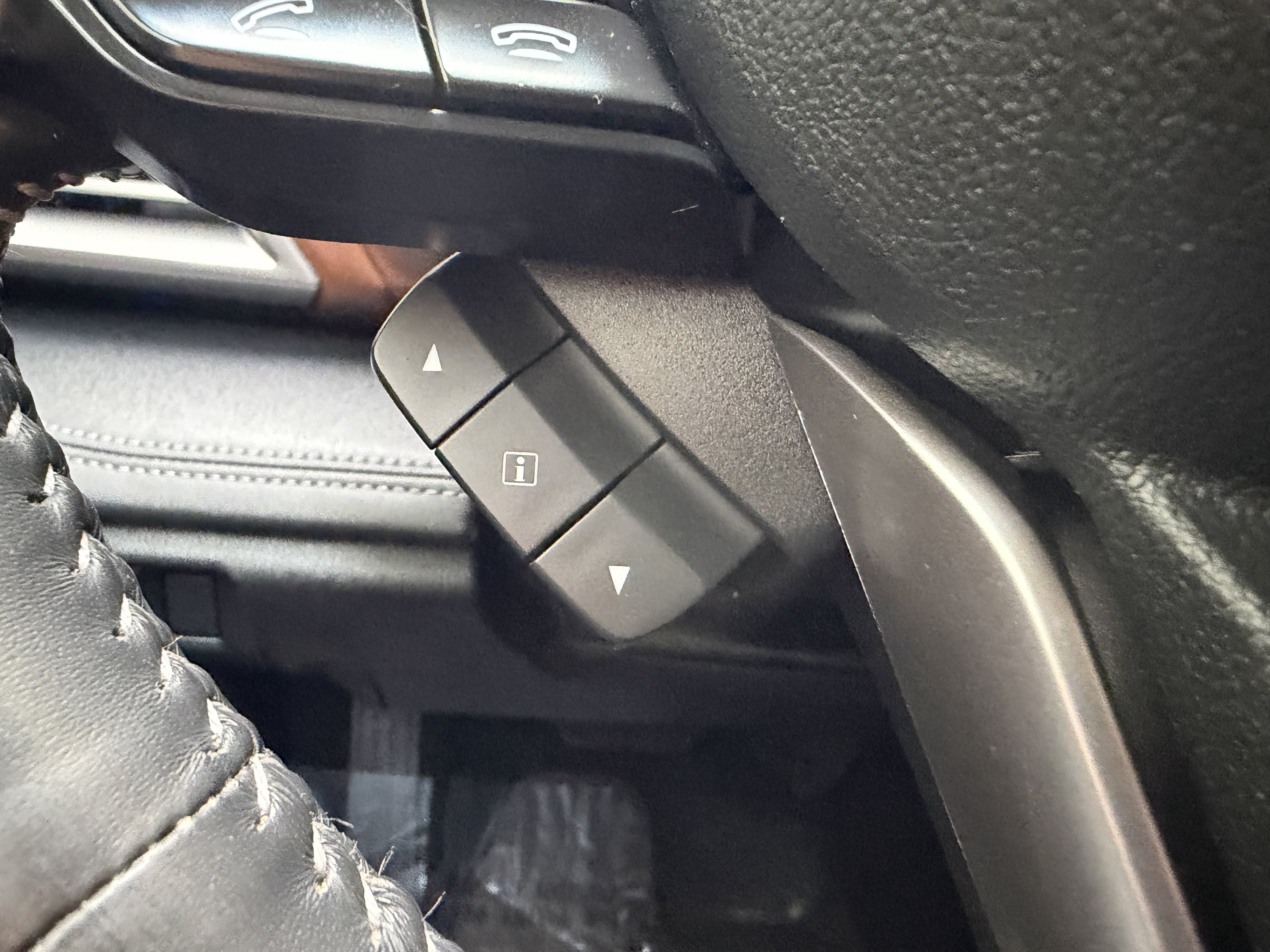 Used 2022 Subaru Outback Touring XT AWD/4WD image 23