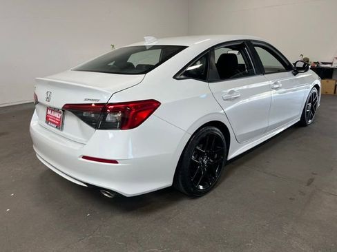 Used 2023 Honda Civic Sport image 3