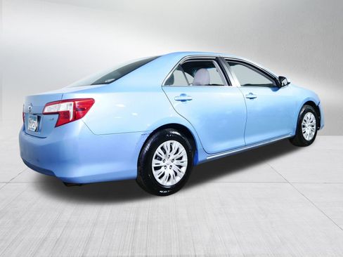 Used 2013 Toyota Camry LE image 7
