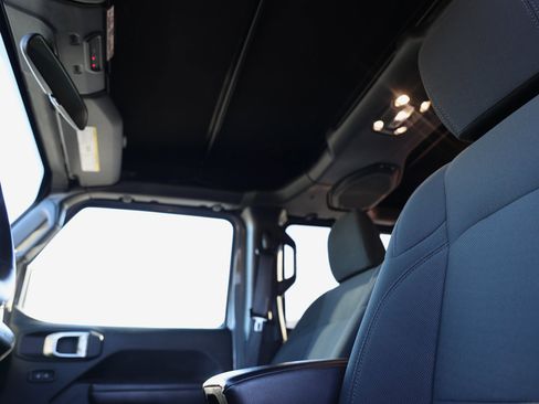 Used 2022 Jeep Wrangler Unlimited Sport image 22