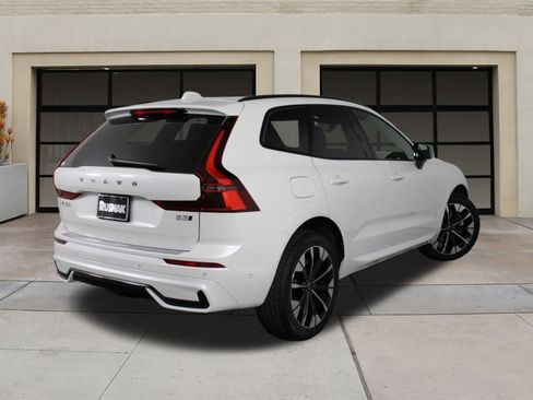 Used 2026 Volvo XC60 B5 Plus w/ Protection Package Premier image 4