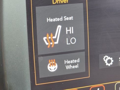 Used 2022 Jeep Renegade Limited image 9