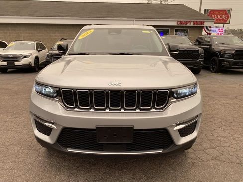 Certified 2023 Jeep Grand Cherokee Limited AWD/4WD image 12