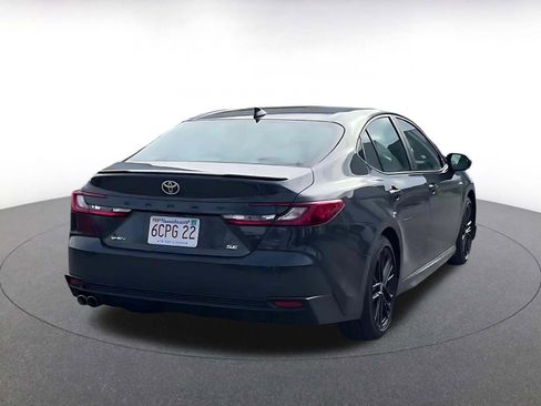 Used 2025 Toyota Camry SE image 15
