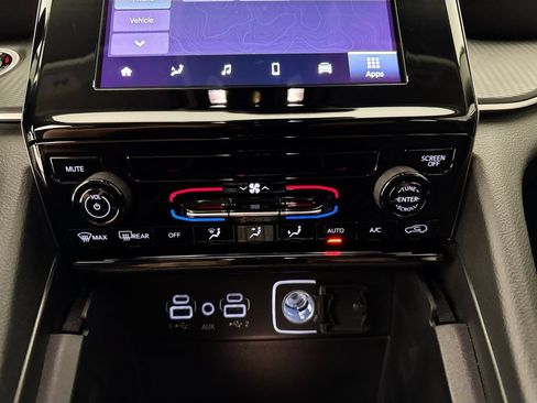 Used 2024 Jeep Grand Cherokee Laredo X RWD image 15