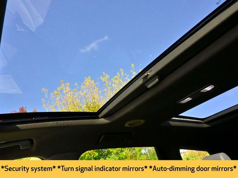 Used 2024 Buick Enclave Essence w/ Experience Buick Package image 11