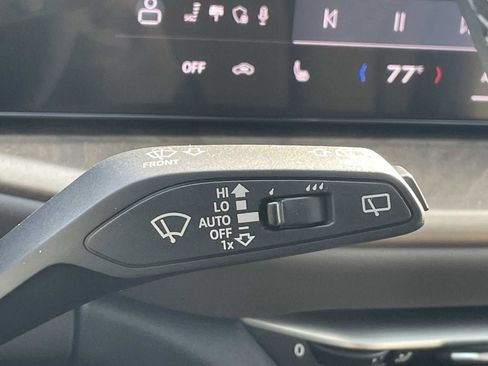 Used 2025 Audi Q5 Premium w/ Convenience Package image 11