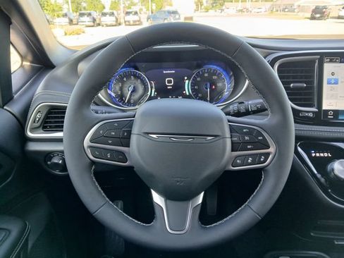 New 2027 Chrysler Pacifica Select AWD/4WD image 22