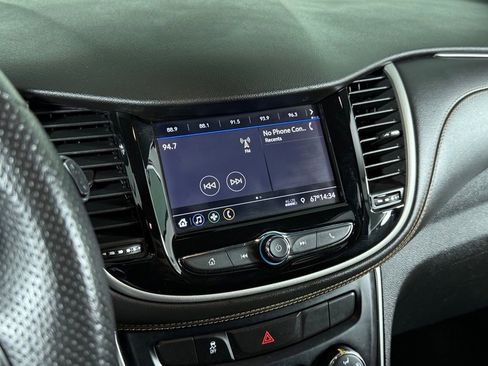 Used 2020 Chevrolet Trax LS FWD image 14