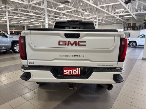 Used 2025 GMC Sierra 3500 Denali w/ Technology Package AWD/4WD image 4
