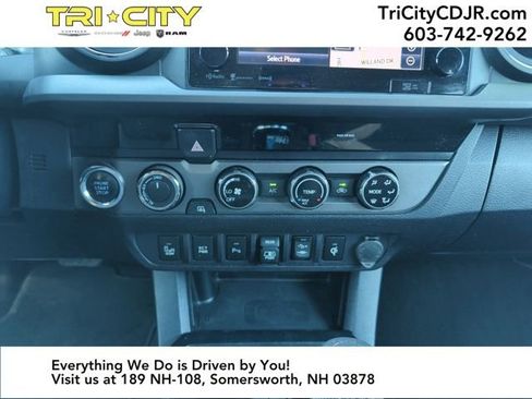 Used 2018 Toyota Tacoma TRD Off-Road w/ Technology Package image 23