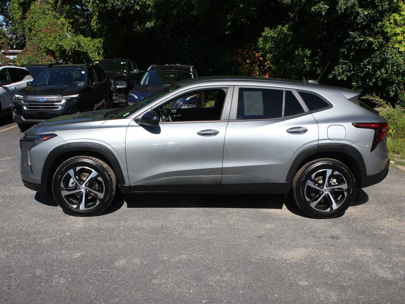 Used 2024 Chevrolet Trax RS w/ Driver Confidence Package FWD image 5