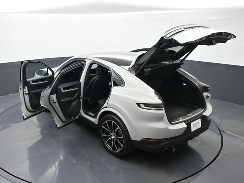 Certified 2025 Porsche Cayenne S AWD/4WD image 29