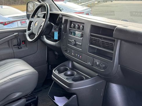 Used 2022 Chevrolet Express 2500 w/ Driver Convenience Package image 10