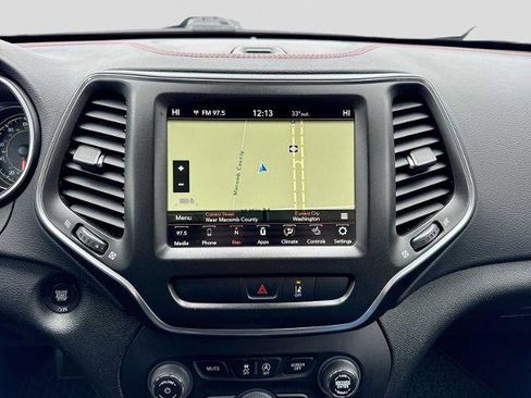 Used 2022 Jeep Cherokee Trailhawk w/ Trailhawk Elite Value Package AWD/4WD image 27