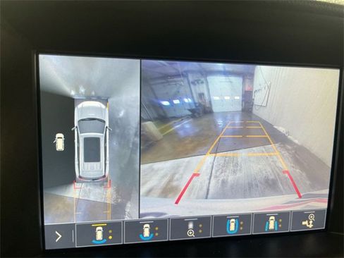 Used 2020 GMC Terrain Denali w/ Denali Premium Package image 17