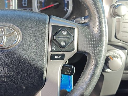 Used 2018 Toyota 4Runner SR5 Premium image 16