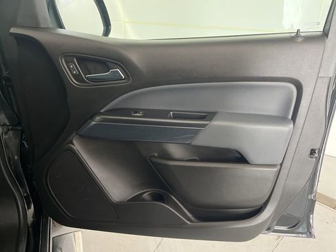 Used 2018 Chevrolet Colorado Z71 AWD/4WD image 23