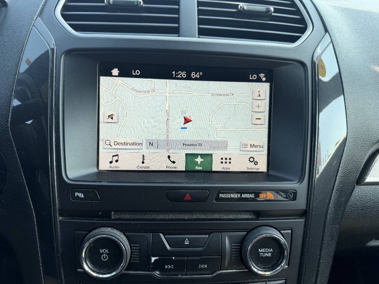 Used 2018 Ford Explorer XLT w/ Equipment Group 202A FWD image 13