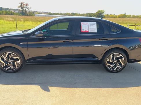 Used 2024 Volkswagen Jetta SEL image 4