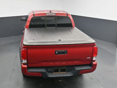 Used 2016 Toyota Tacoma TRD Off-Road image 15