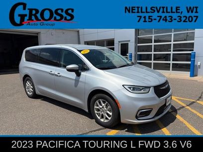 Used 2023 Chrysler Pacifica Touring-L