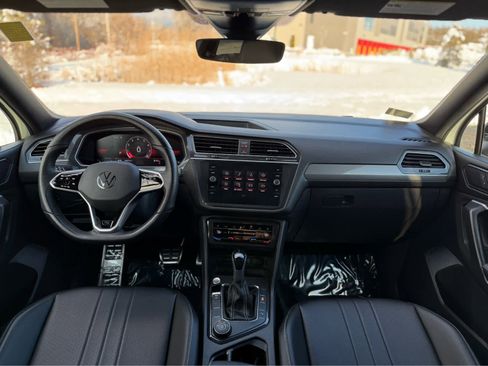 Certified 2023 Volkswagen Tiguan SE R-Line image 19