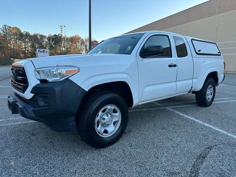 Used 2018 Toyota Tacoma SR image 23