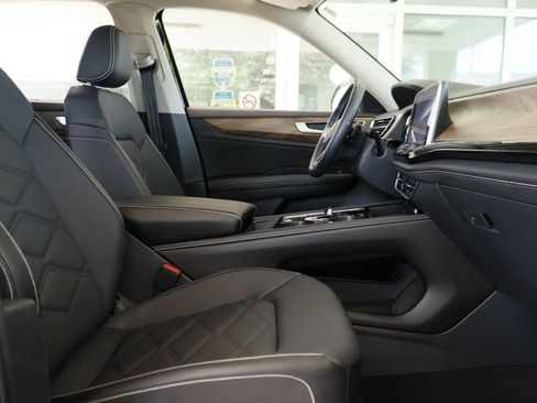 Certified 2026 Volkswagen Atlas SE FWD image 21