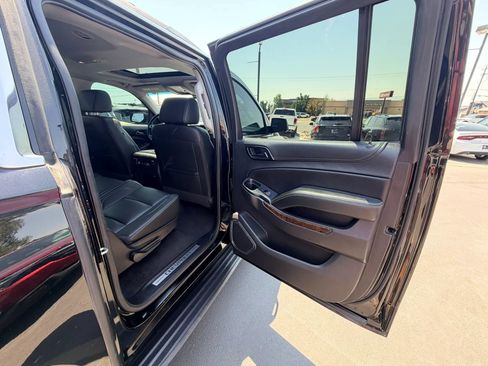 Used 2020 Chevrolet Suburban LT AWD/4WD image 22