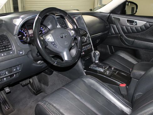 Used 2017 INFINITI QX70 2WD w/ Premium Package image 23