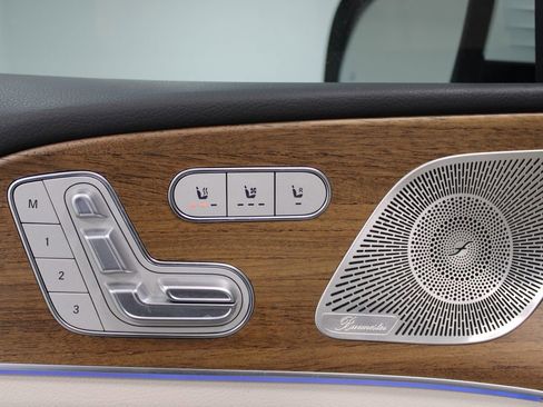 Used 2025 Mercedes-Benz GLS 450 4MATIC image 13