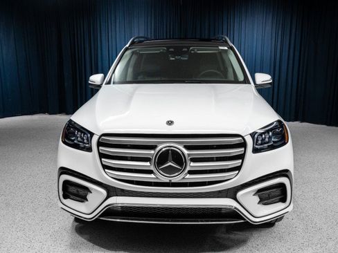 New 2026 Mercedes-Benz GLS 450 4MATIC image 2