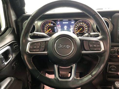 Used 2019 Jeep Wrangler Unlimited Sahara w/ LED Lighting Group AWD/4WD image 17