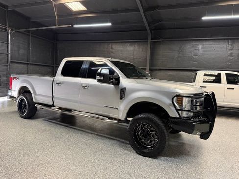 Used 2019 Ford F350 XLT w/ XLT Premium Package AWD/4WD image 3